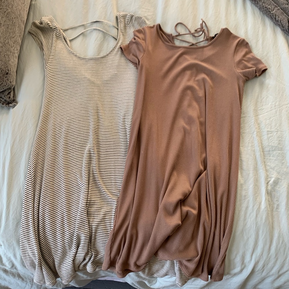 2 short sleeve dresses